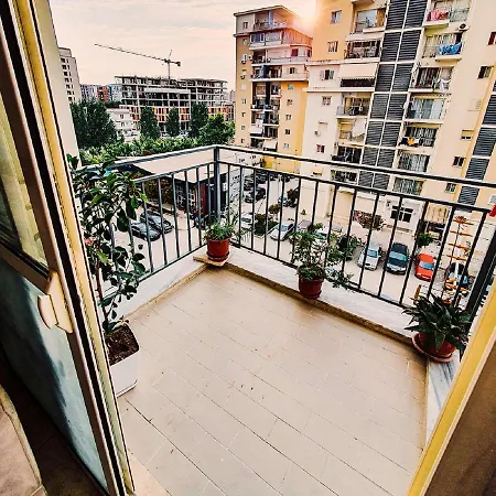 Cozy 1 Bedroom Near Parks, Cafes & Restaurants