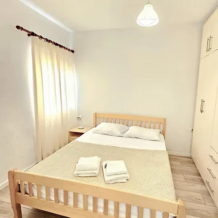 Cozy 1 Bedroom Near Parks, Cafes & Restaurants 公寓