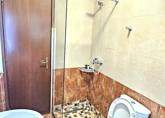 Cozy 1 Bedroom Near Parks, Cafes & Restaurants Tirana